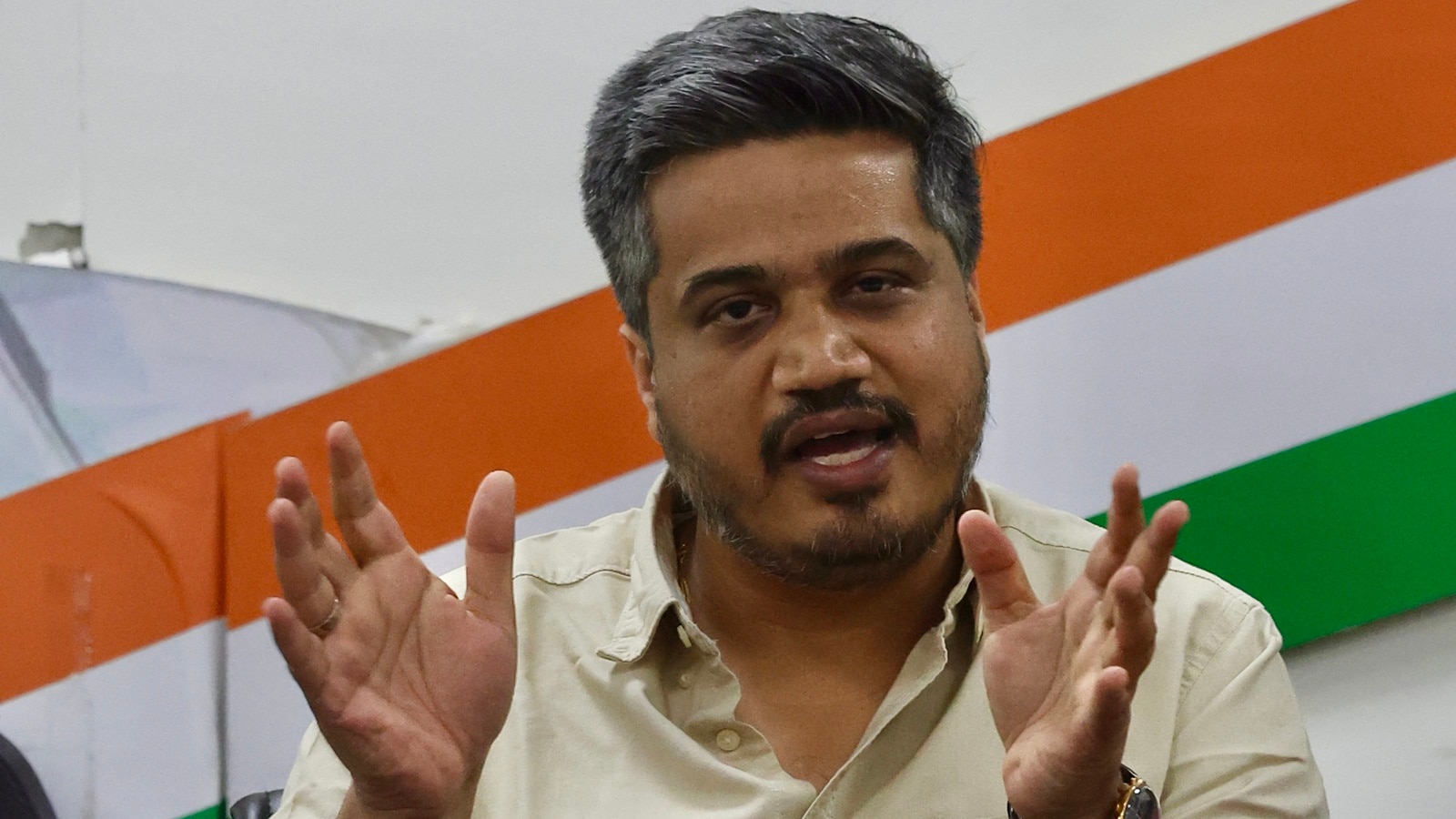 ಅಜಿತ್ ಪವಾರ್ ವಿಮಾನ ಅಪಘಾತ ಪ್ರಕರಣದಲ್ಲಿ ರೋಹಿತ್ ಪವಾರ್ ದಾಖಲಿಸಿದ್ದ ಶೂನ್ಯ ಎಫ್‌ಐಆರ್ ಅನ್ನು ಬೆಂಗಳೂರು ಪೊಲೀಸರು ಮಹಾರಾಷ್ಟ್ರ ಅಧಿಕಾರಿಗಳಿಗೆ ವರ್ಗಾಯಿಸಿದ್ದಾರೆ.