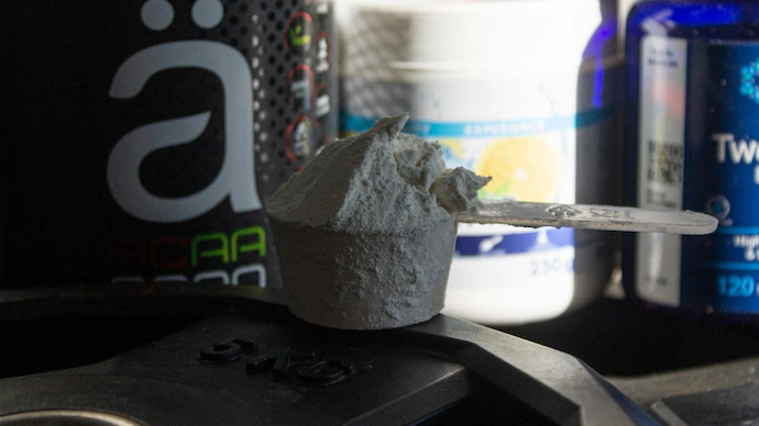 ಕ್ರಿಯೇಟೈನ್ ಏಕೆ ಅತ್ಯಂತ ಜನಪ್ರಿಯ ಪೂರಕಗಳಲ್ಲಿ ಒಂದಾಗಿದೆ ಮತ್ತು ಅದನ್ನು ಏಕೆ ವ್ಯಾಪಕವಾಗಿ ಬಳಸಲಾಗುತ್ತದೆ