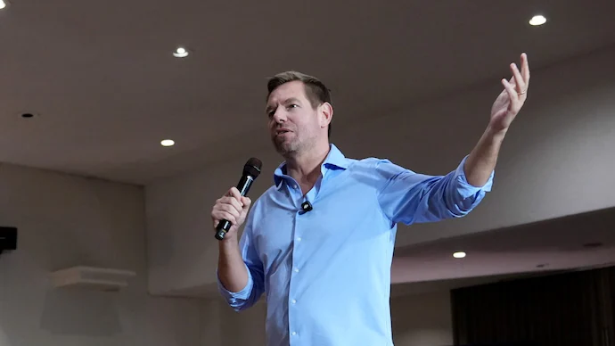 "ಸಾರ್ವಜನಿಕ ಪ್ರತಿಕ್ರಿಯೆಗಳು ಮತ್ತು ಹಕ್ಕುಗಳು ಗಮನ ಸೆಳೆಯುತ್ತಿದ್ದಂತೆ ಎರಿಕ್ ಸ್ವಾಲ್ವೆಲ್ ಆನ್‌ಲೈನ್ ವಿವಾದಕ್ಕೆ ಪ್ರತಿಕ್ರಿಯಿಸುತ್ತಾರೆ"